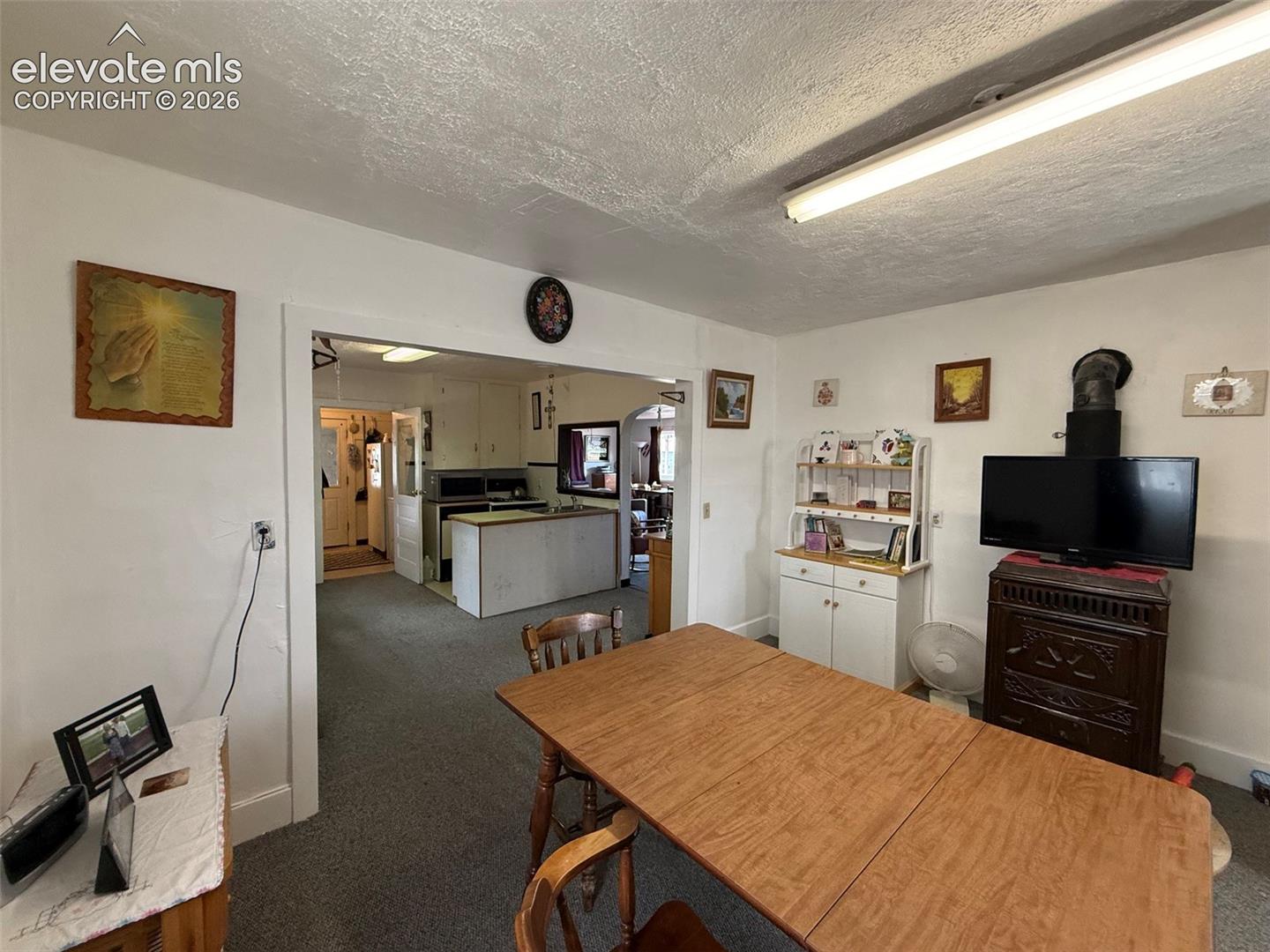 Listing photo 7 for 21064 Kelly Street