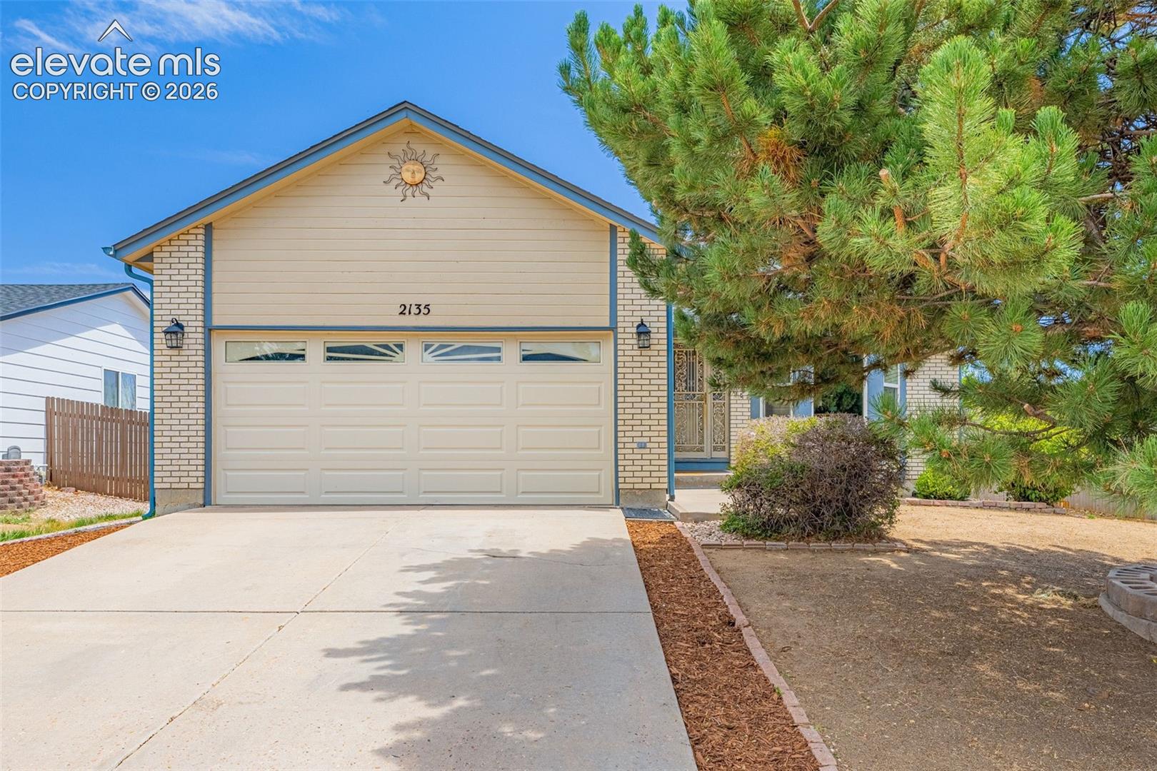 Listing photo 3 for 2135 Bent Tree Lane