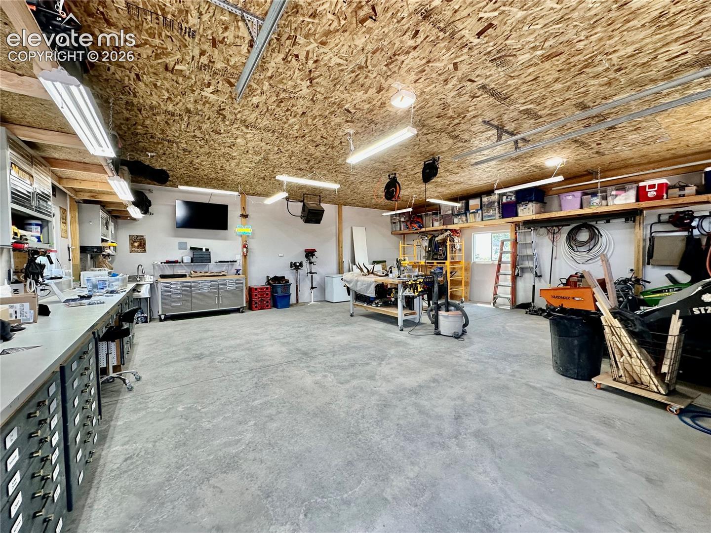 Listing photo 34 for 2064 W Hesperus Drive
