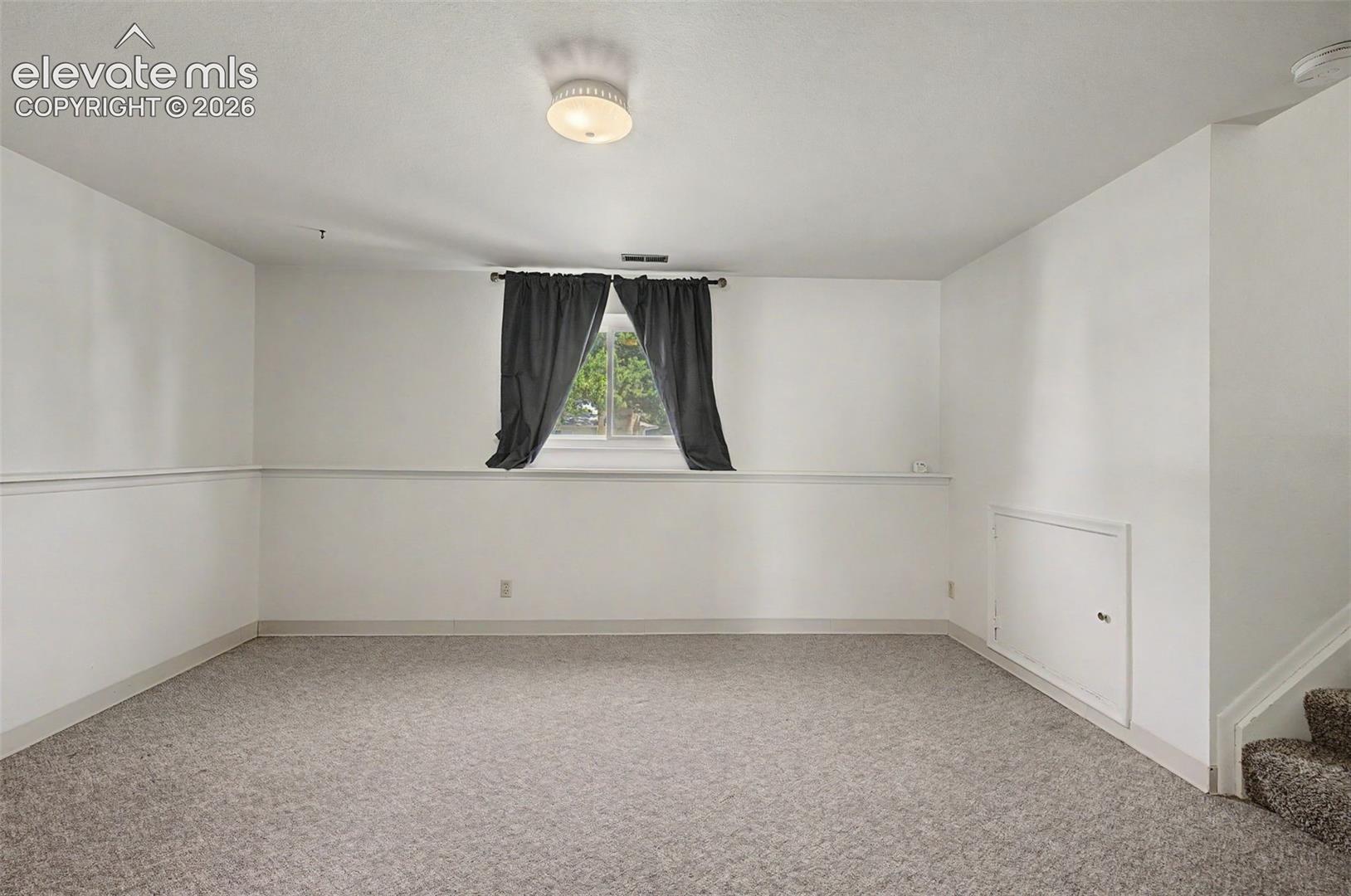 Listing photo 38 for 712 Lansing Drive