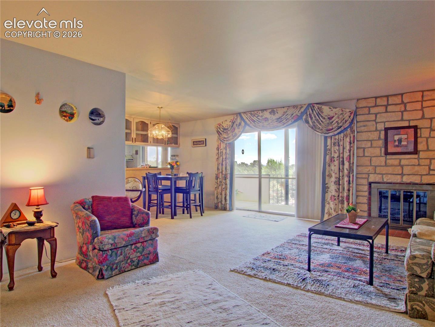 777 Saturn Drive, photo 3