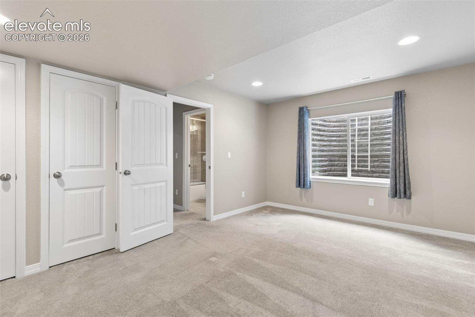 Listing photo 37 for 6840 Mustang Rim Drive