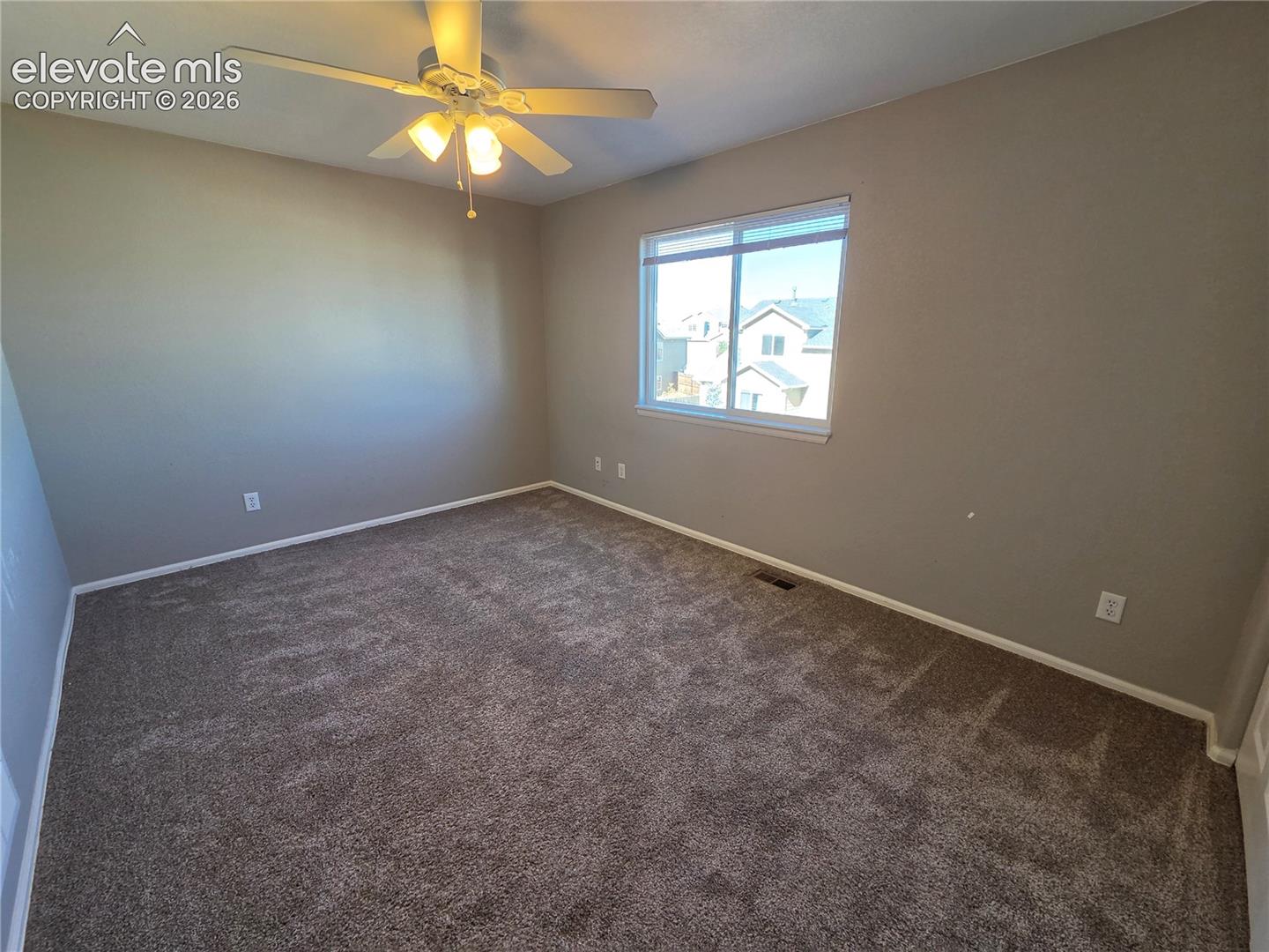 Listing photo 11 for 9256 Portmarnock Court
