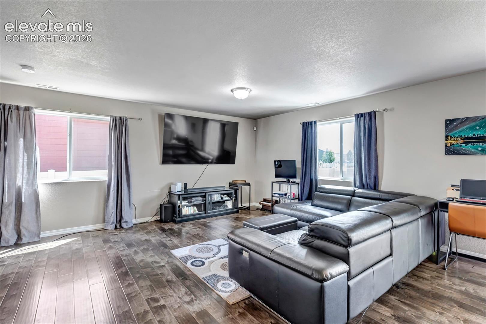 Listing photo 32 for 7548 Benecia Drive