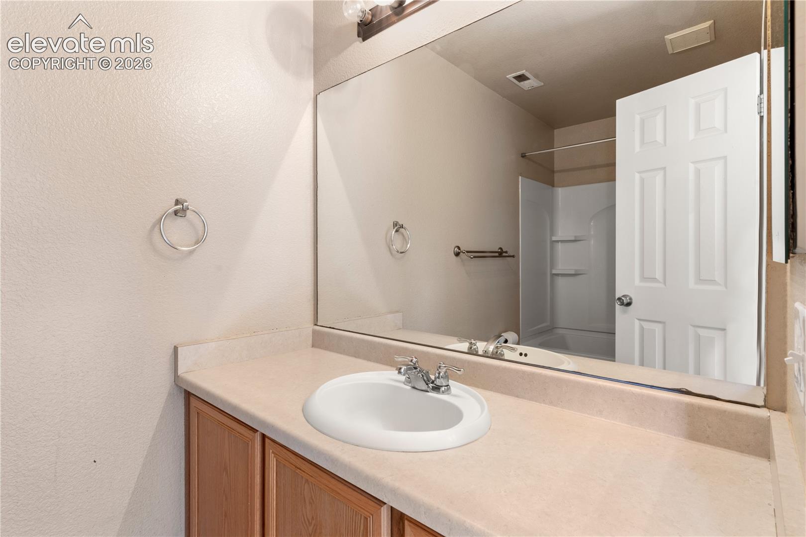 Listing photo 10 for 7698 Sandy Springs Point