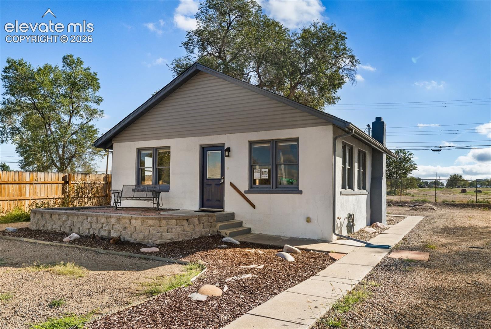 Listing photo 2 for 2330 Cheyenne Avenue