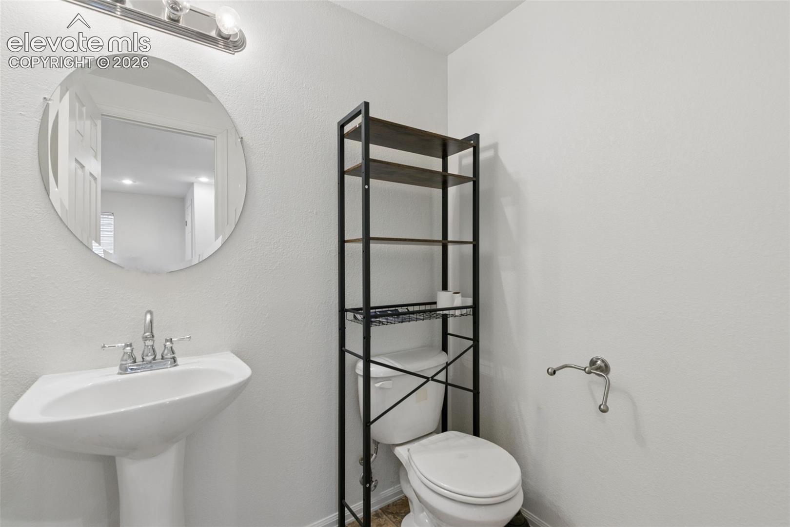 Listing photo 36 for 9197 Oakmont Road