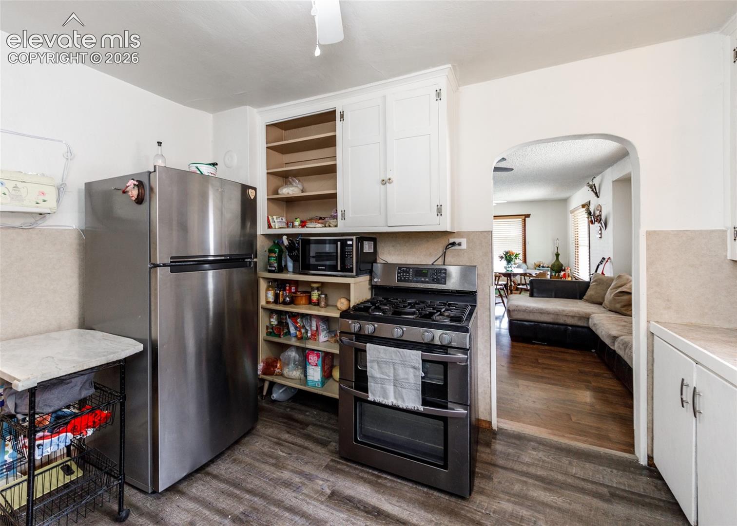 Listing photo 13 for 2035 Pine Street