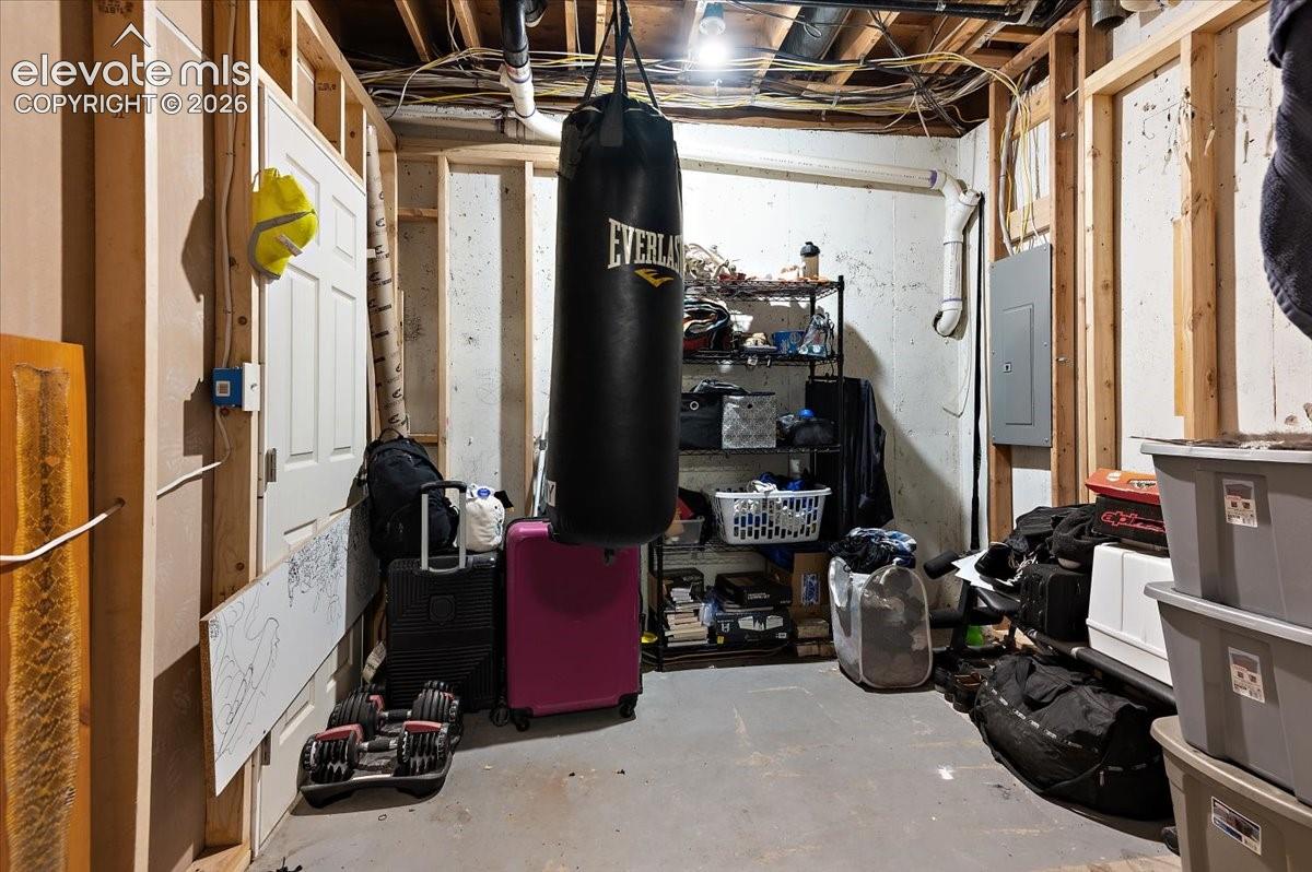Listing photo 34 for 544 N Raymont Drive