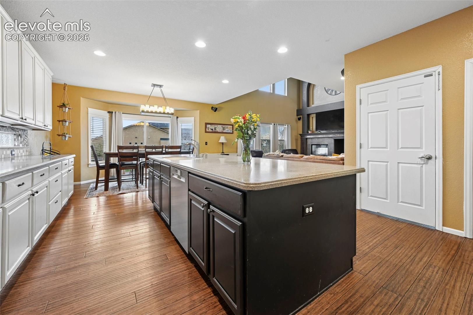 Listing photo 11 for 10813 White Sands Court