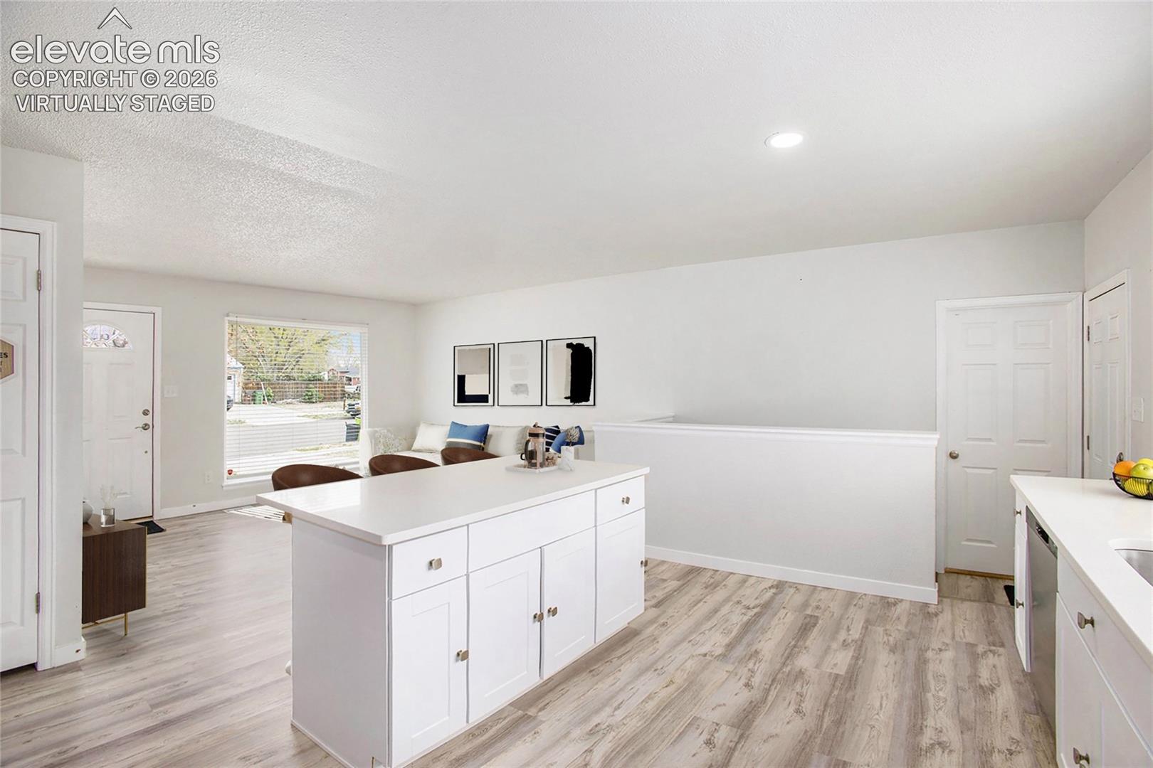 Listing photo 7 for 4087 London Lane