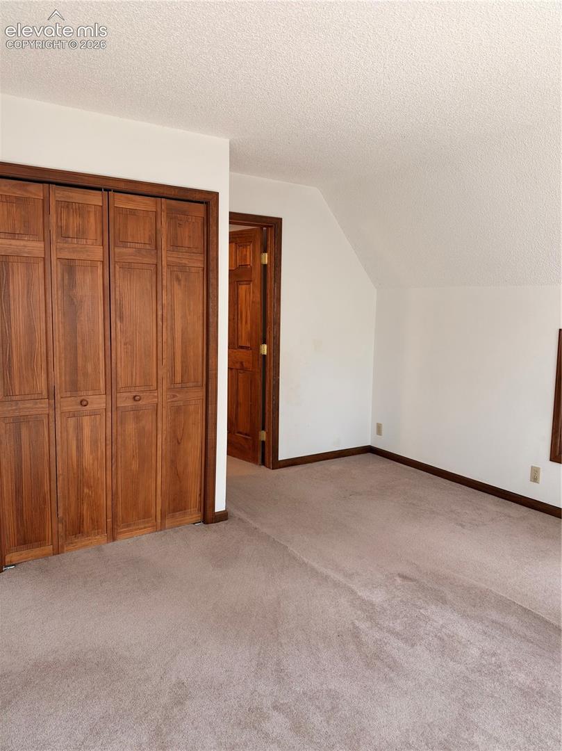 Listing photo 19 for 36 Summit Lake Drive