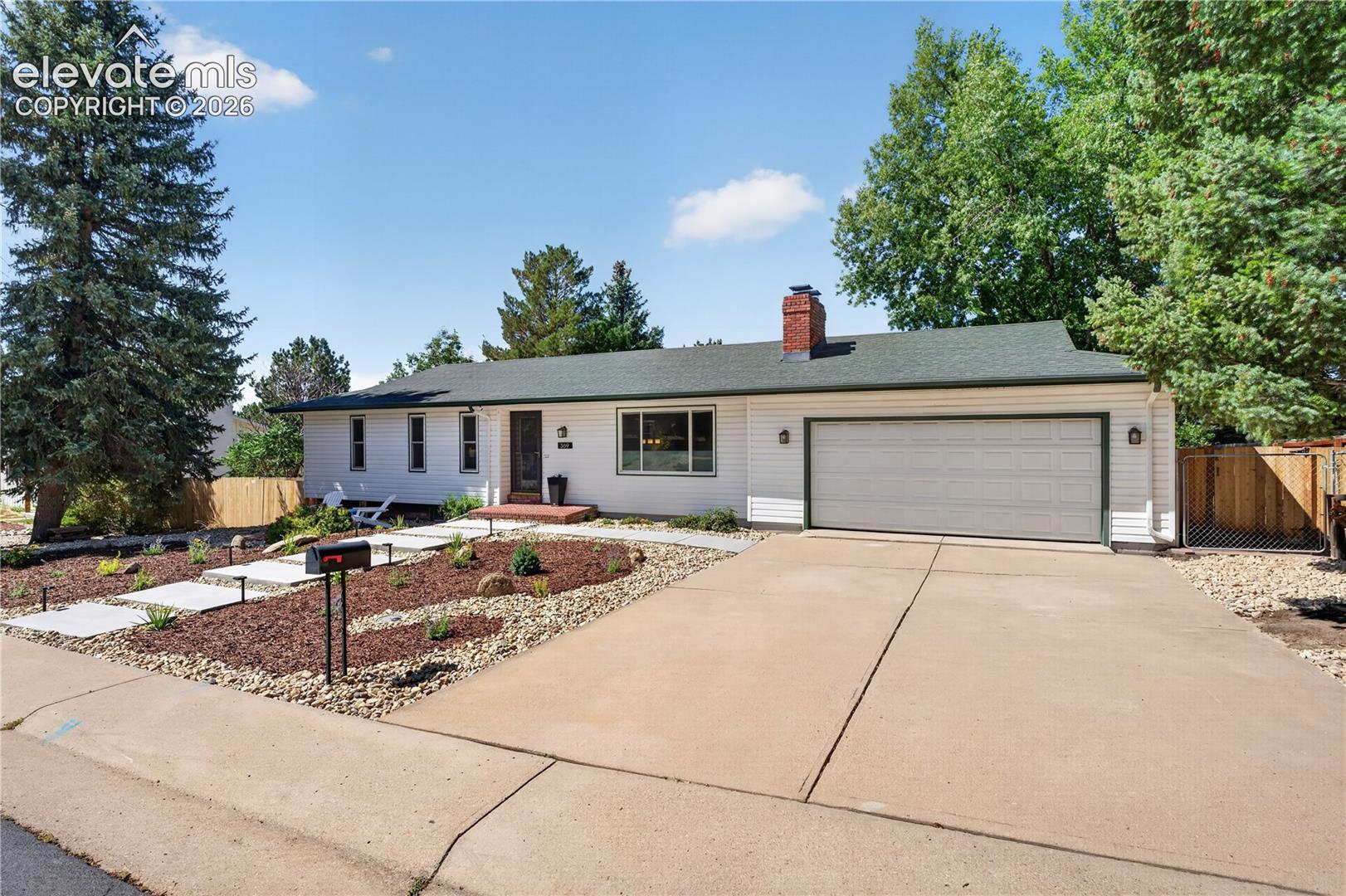 Listing photo 6 for 369 Burgess Drive