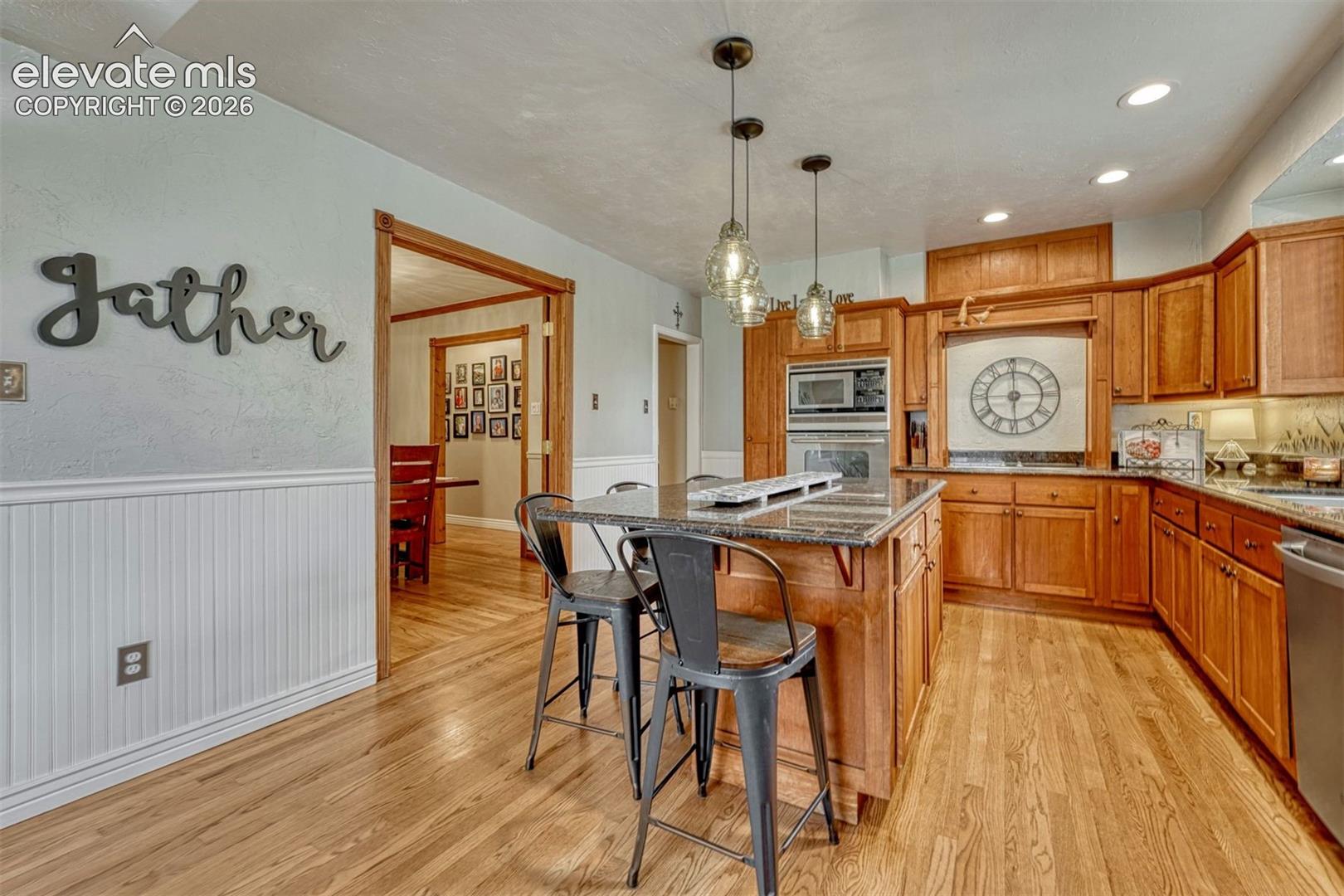 Listing photo 16 for 1900 E San Rafael Street