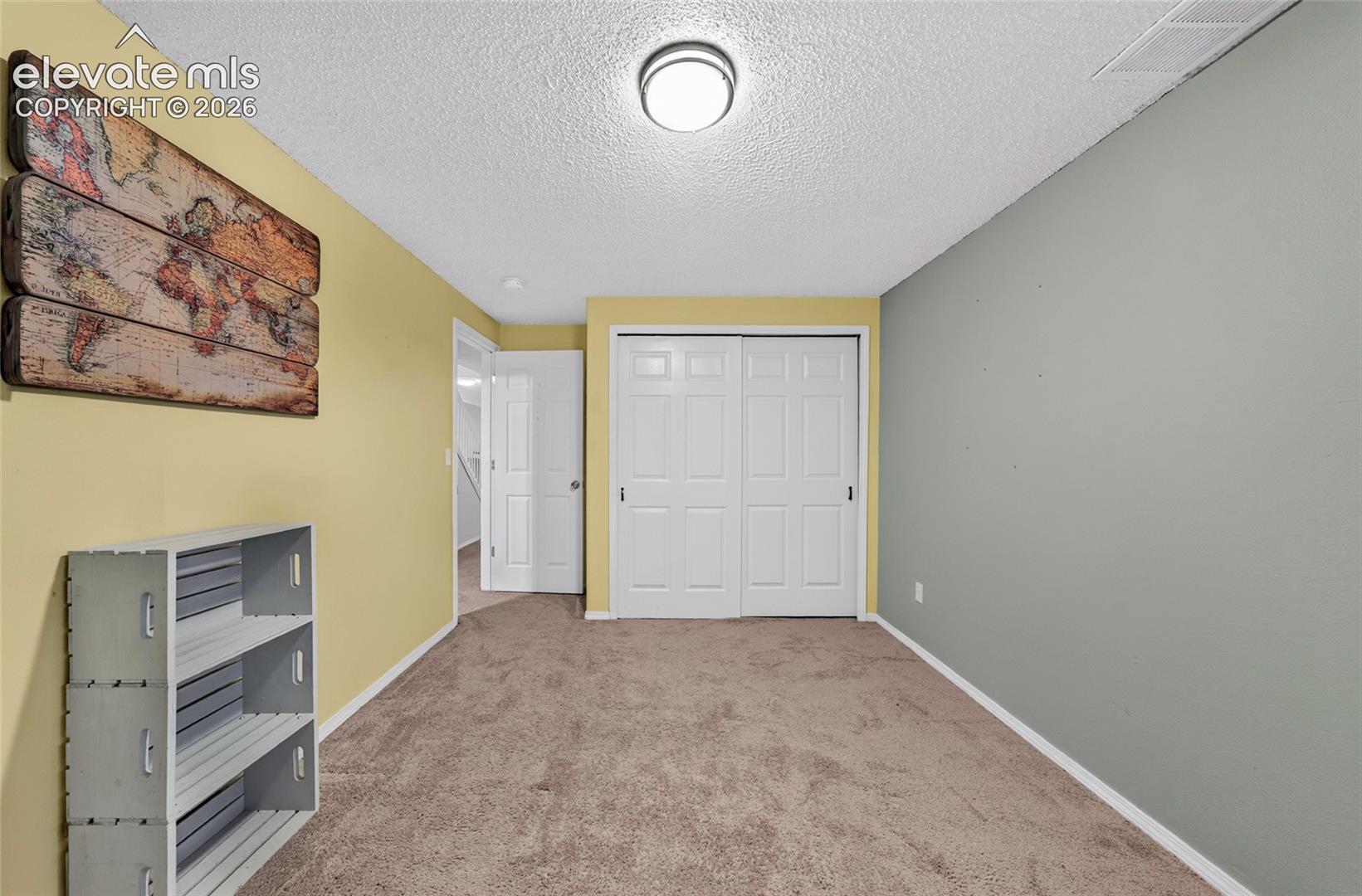 Listing photo 21 for 924 White Stone Way