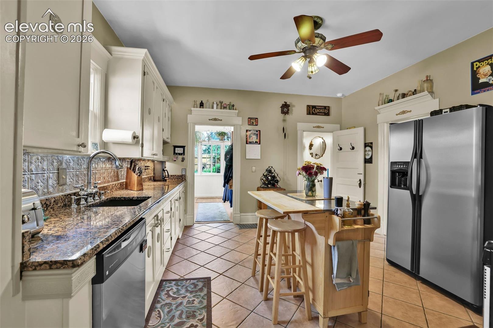 Listing photo 17 for 1302 E Platte Avenue