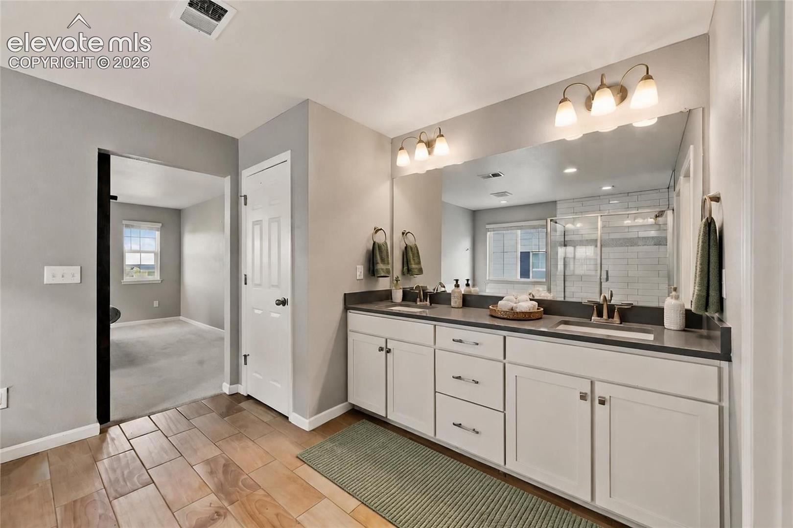 Listing photo 27 for 27645 E Geddes Place