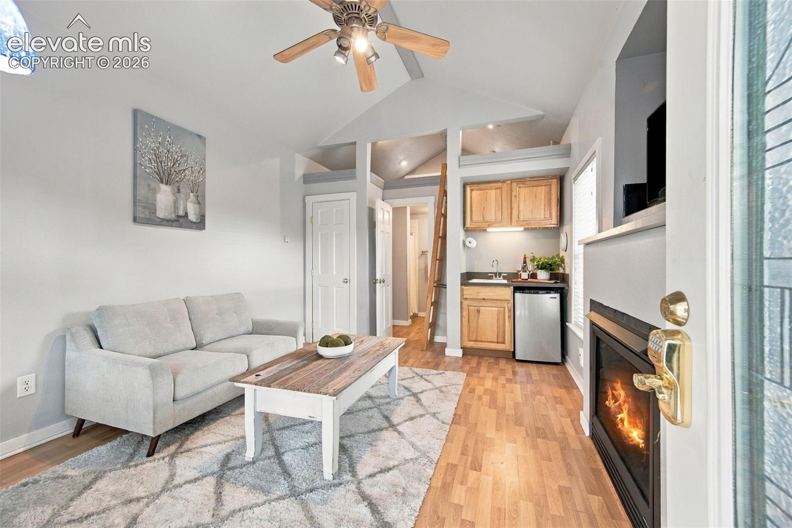 Listing photo 20 for 619 N Cedar Street