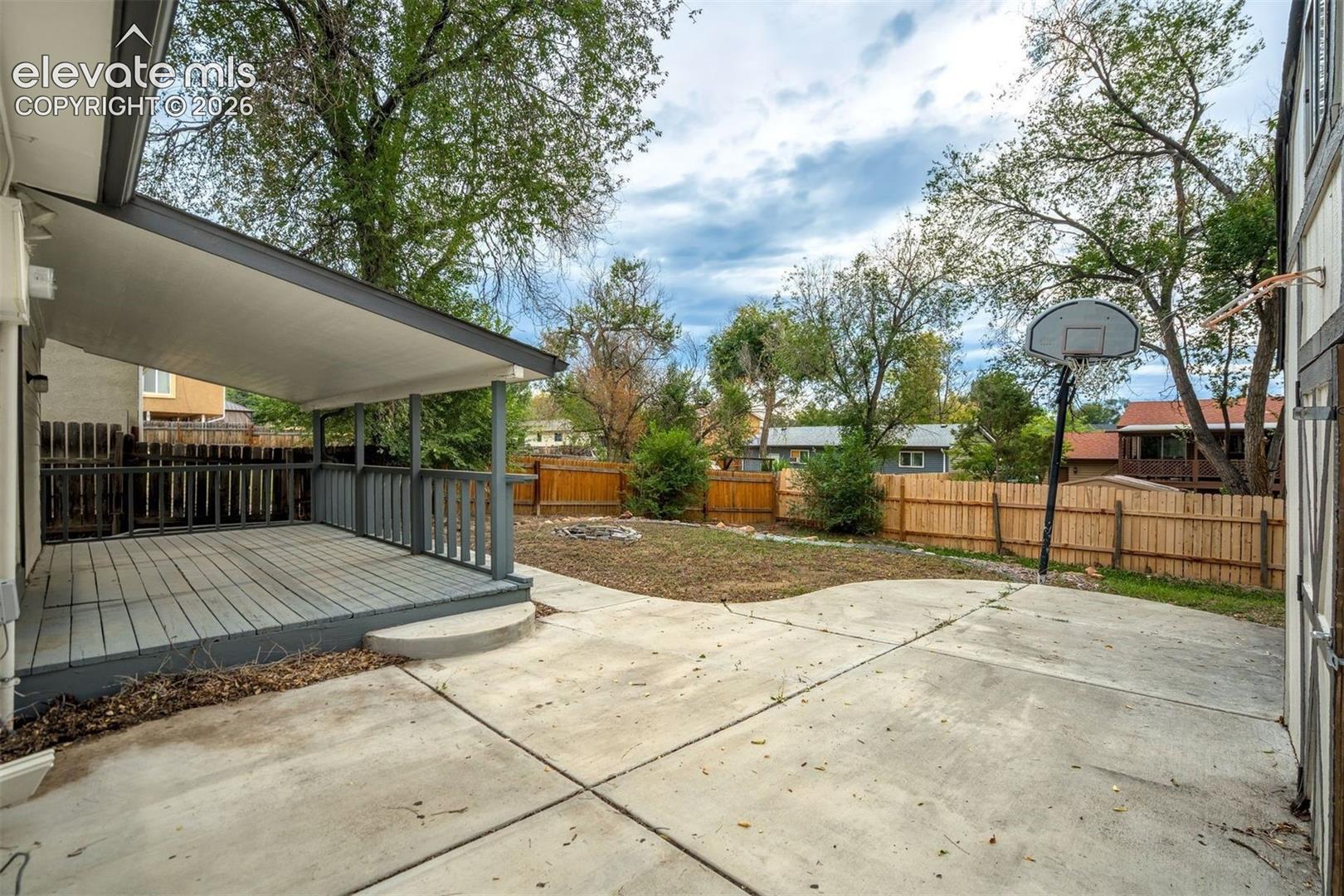Listing photo 33 for 3415 Bridgewood Lane