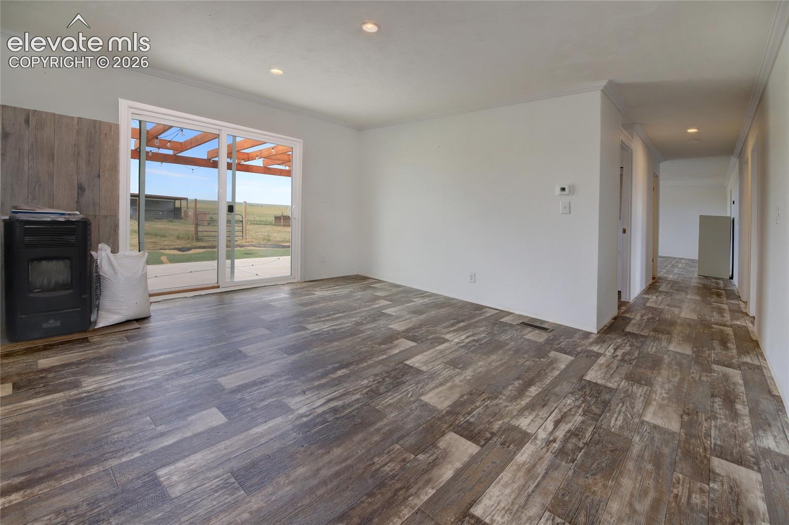 Listing photo 7 for 37188 Truckton Road