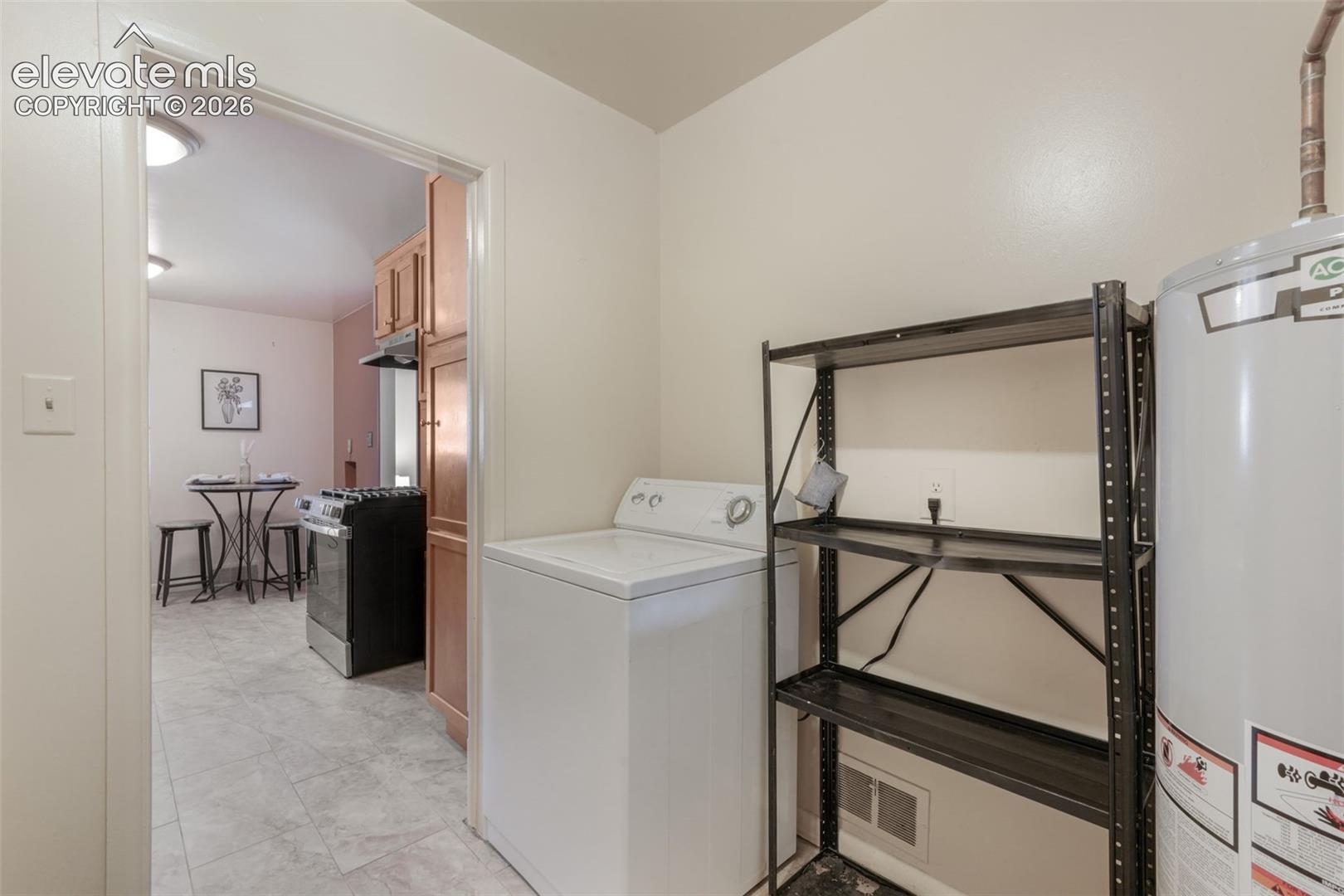 Listing photo 18 for 920 S Canosa Court