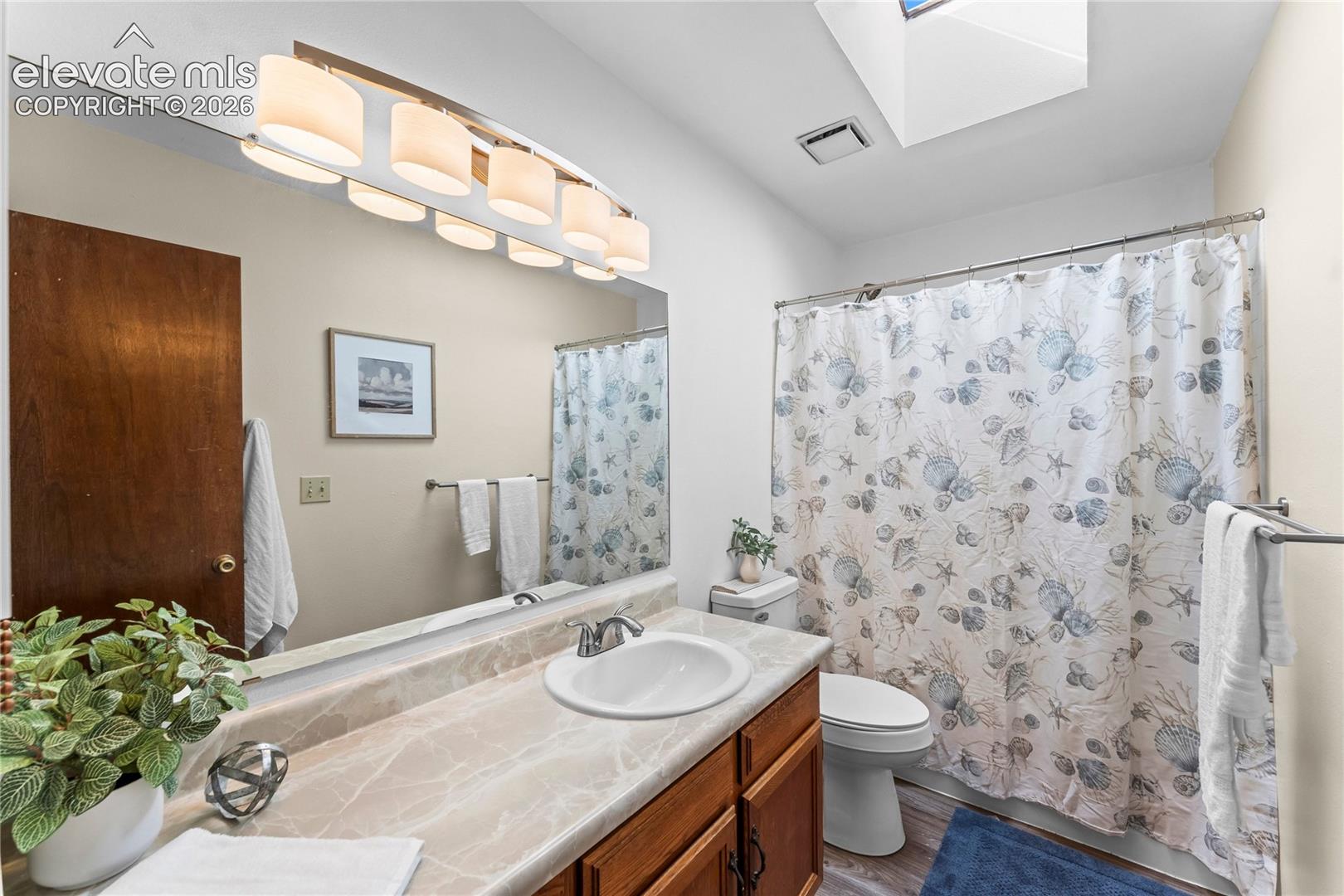 Listing photo 28 for 5870 Pemberton Way