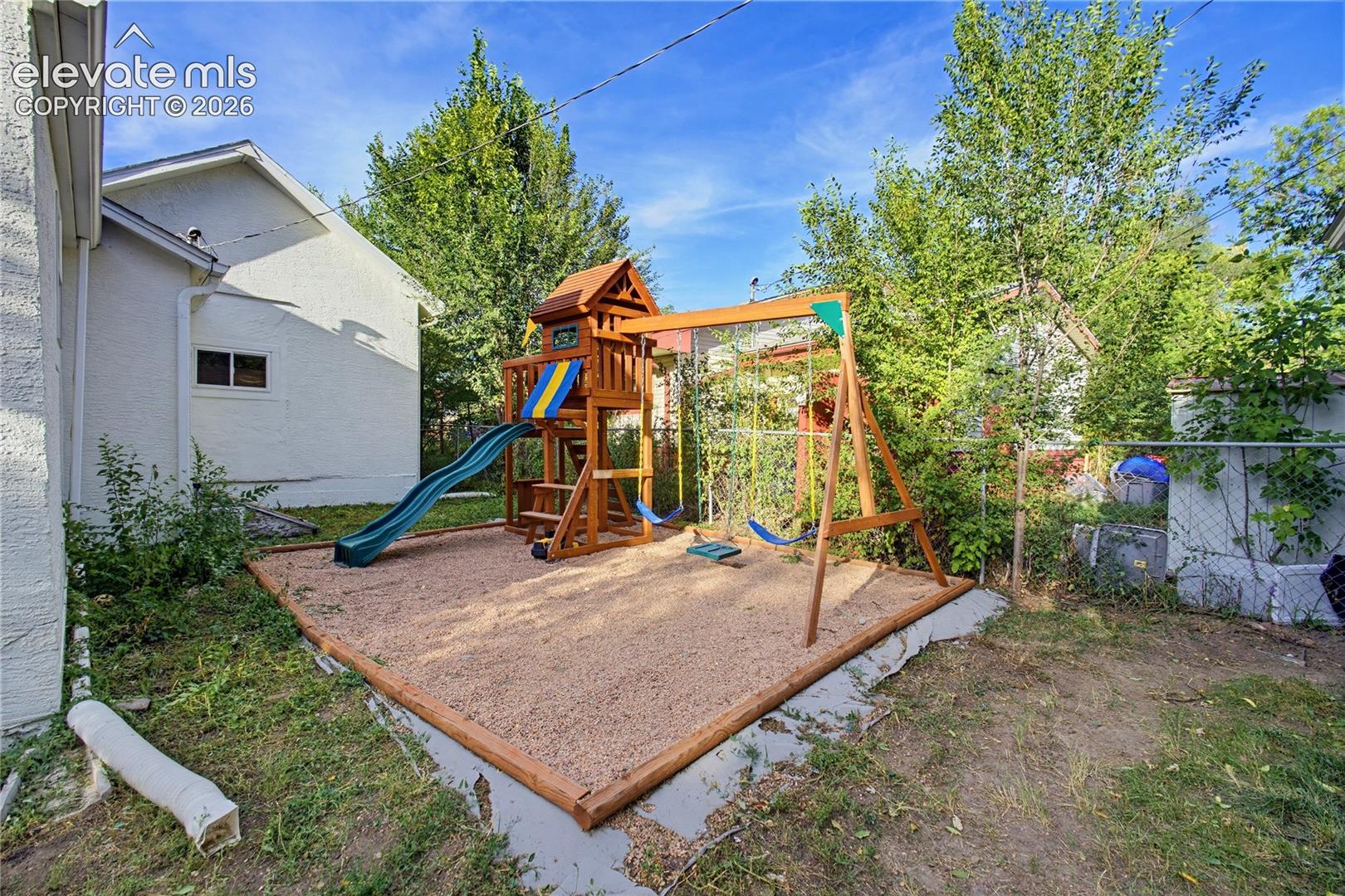 Listing photo 39 for 621 E Cache La Poudre Street