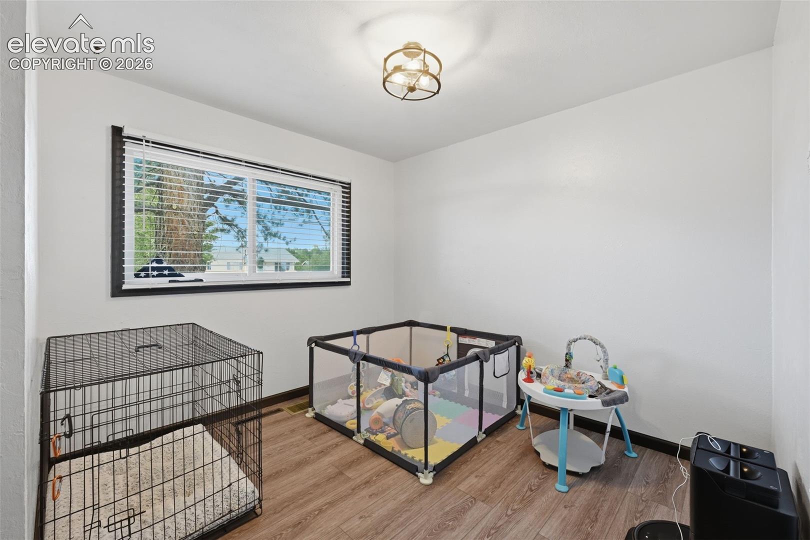 Listing photo 12 for 2637 Waldean Street