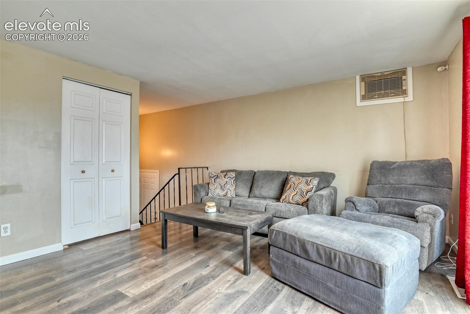 Listing photo 5 for 1530 Leigh Lane