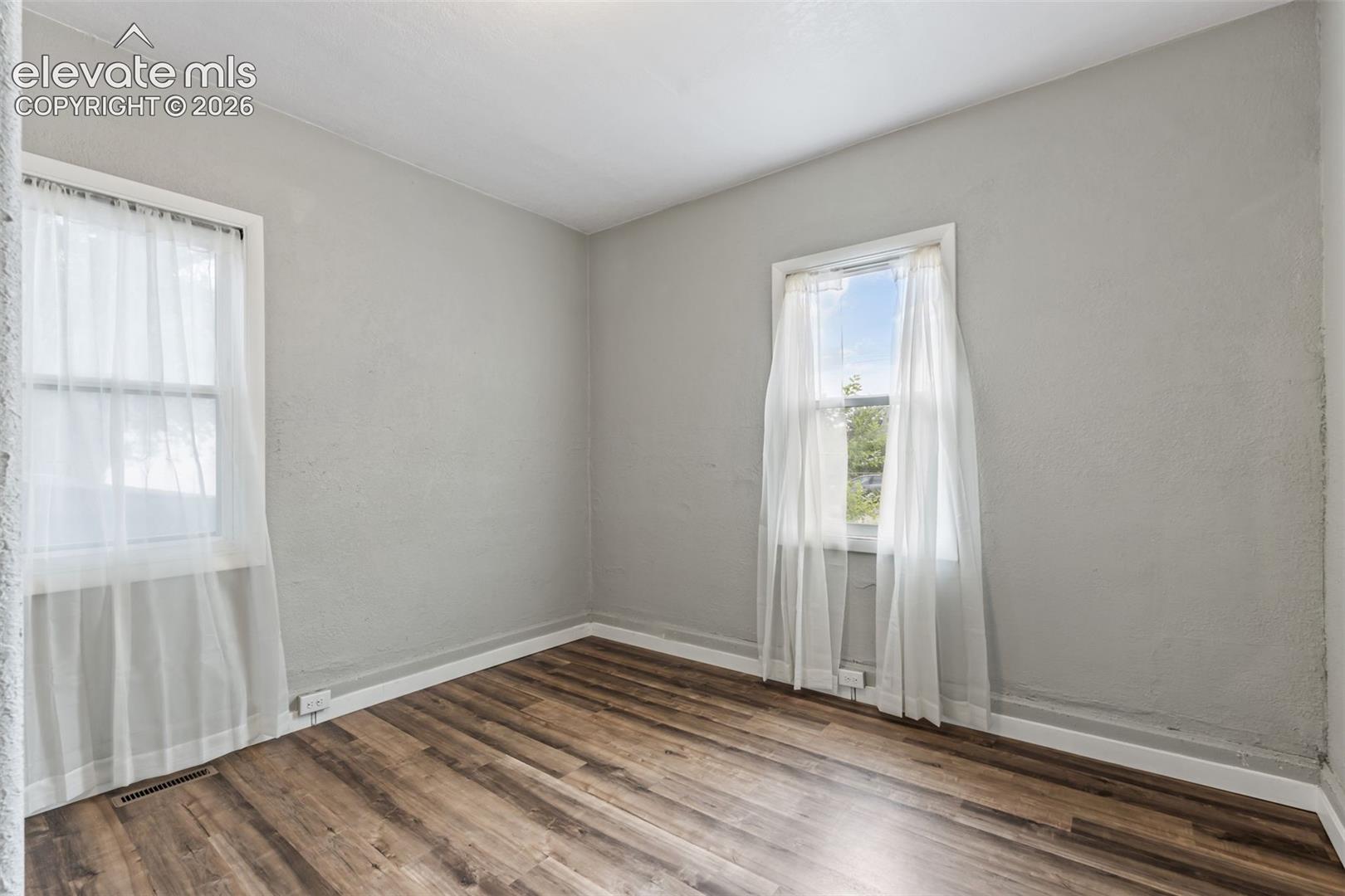 Listing photo 26 for 1726 E Evans Avenue
