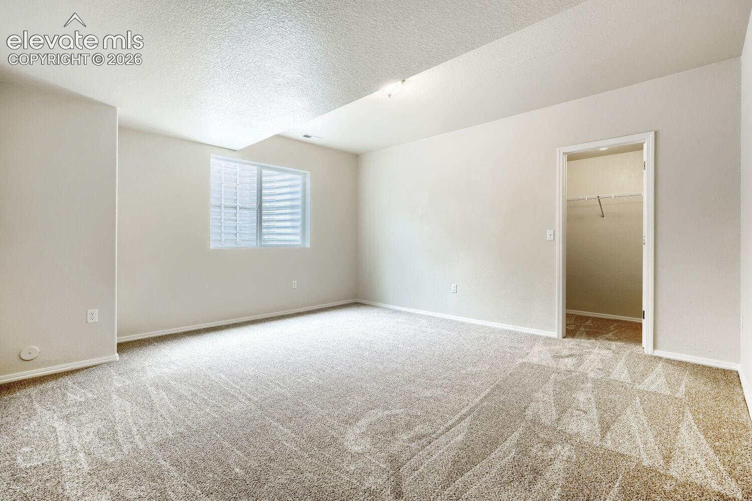 Listing photo 30 for 10967 Klondike Drive