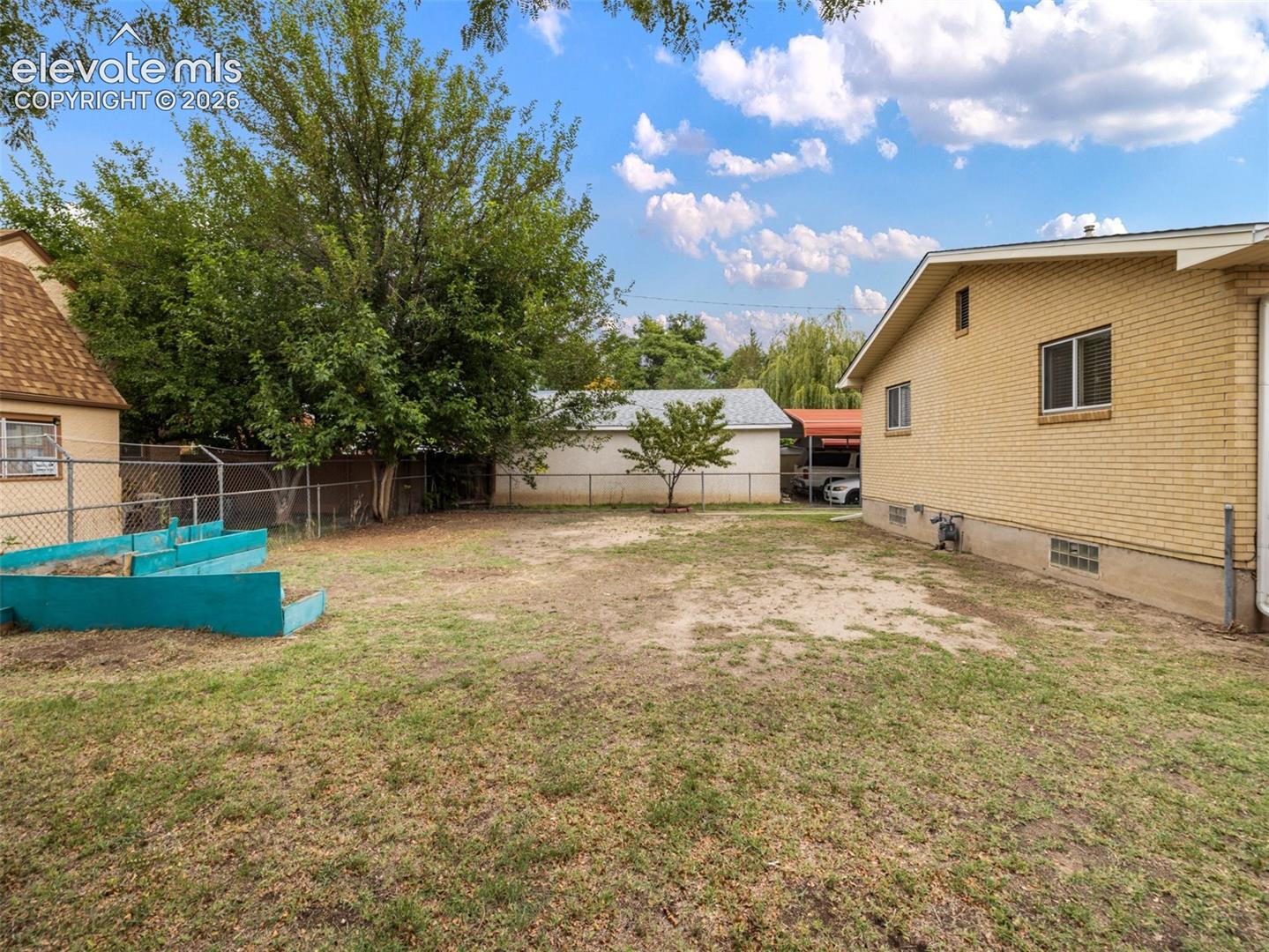 Listing photo 31 for 321 W Adams Avenue