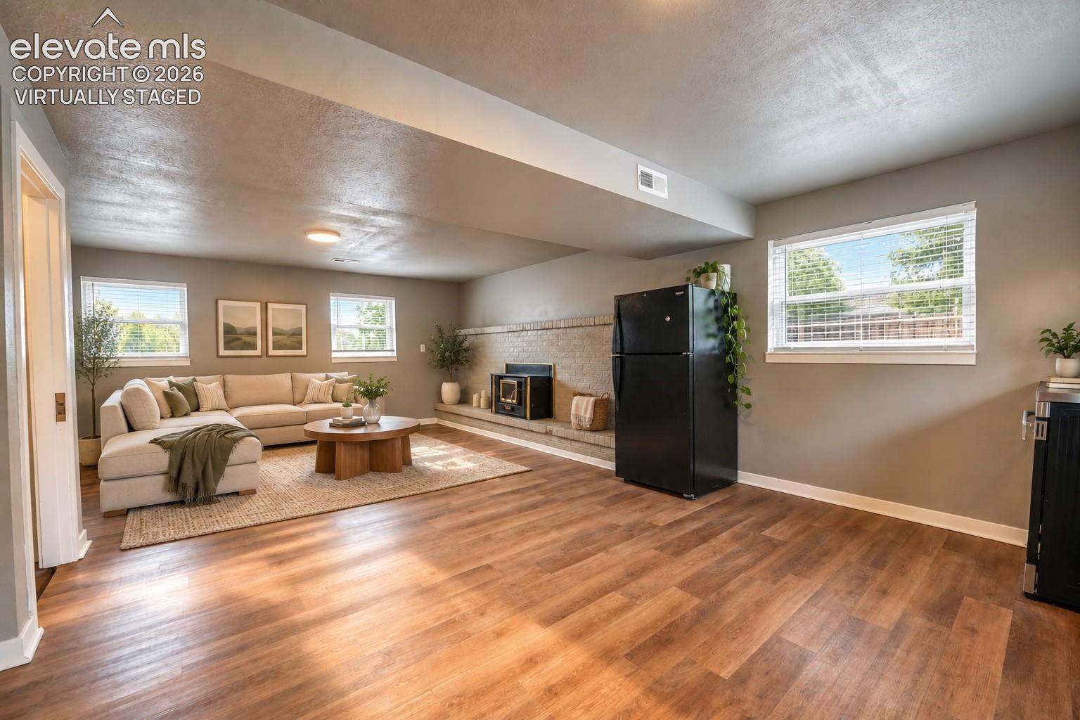Listing photo 17 for 4020 Manzana Court
