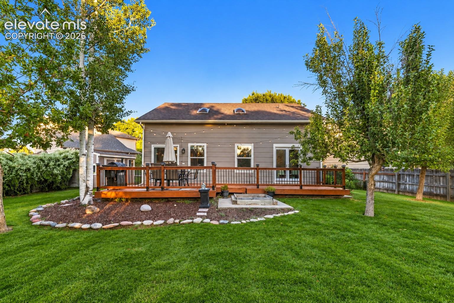 Listing photo 2 for 271 N Holcomb Circle