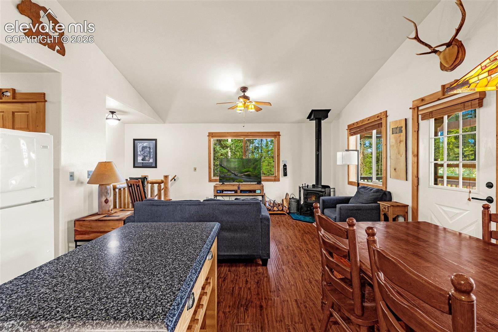 Listing photo 13 for 108 Spring Valley Lane