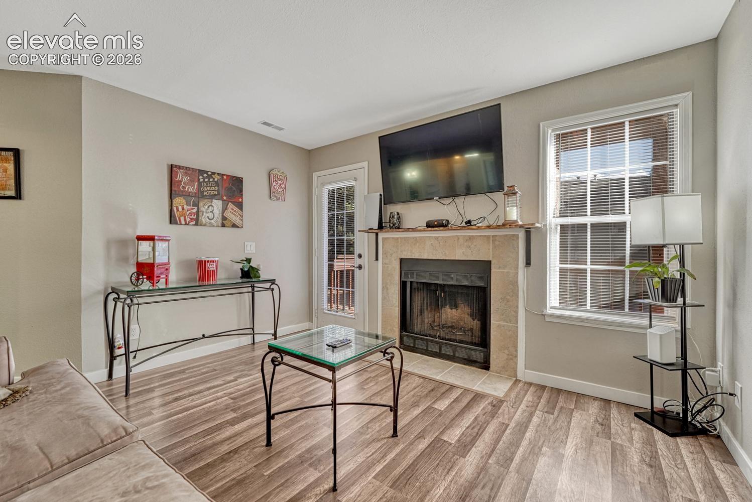Listing photo 6 for 2121 Troy Court