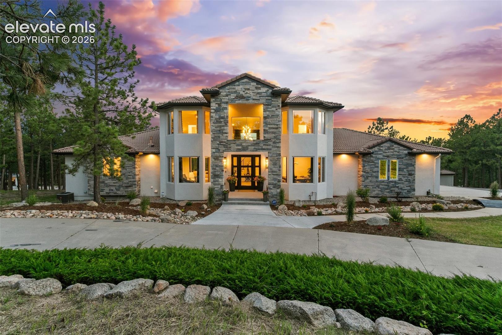 Listing photo 2 for 17270 Colonial Park Drive