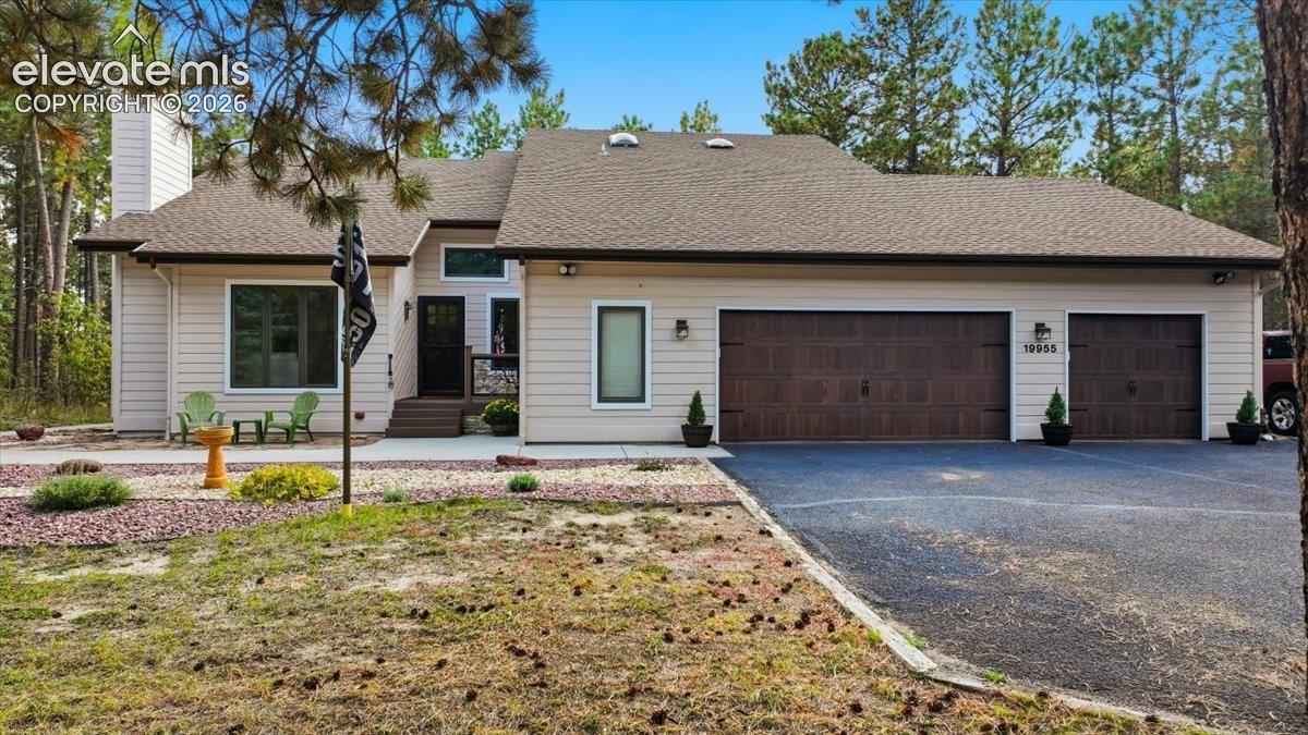 Listing photo 2 for 19955 W Top O The Moor Drive