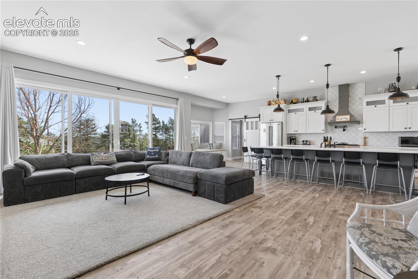 Listing photo 13 for 703 Platt Lane