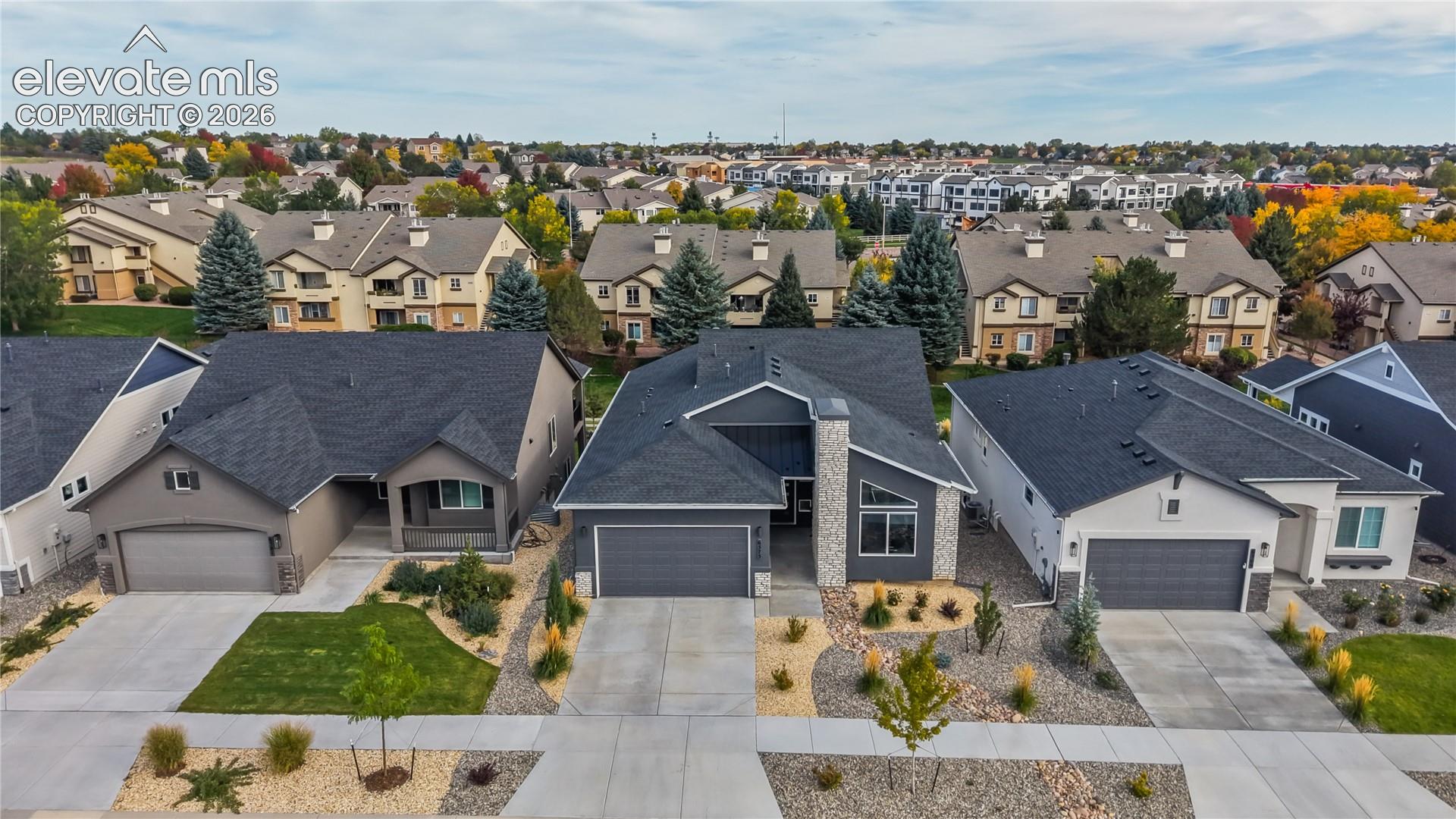Listing photo 15 for 6575 Vistancia Avenue