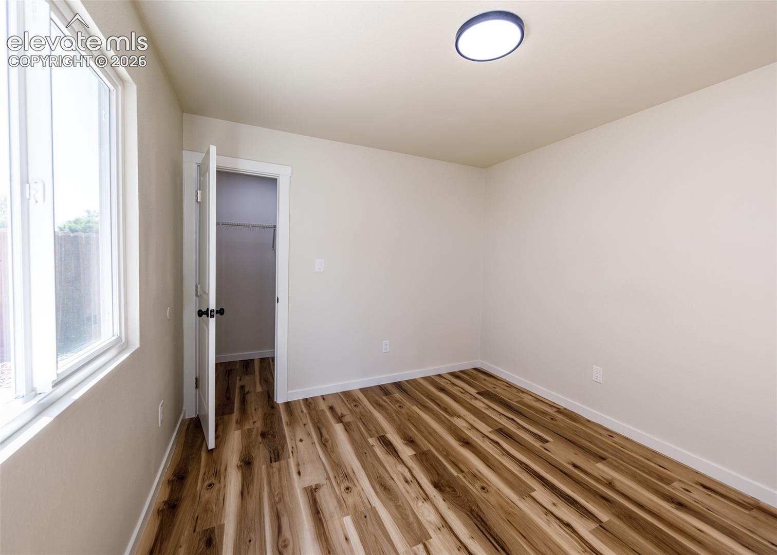 Listing photo 17 for 2906 Winnipeg Street