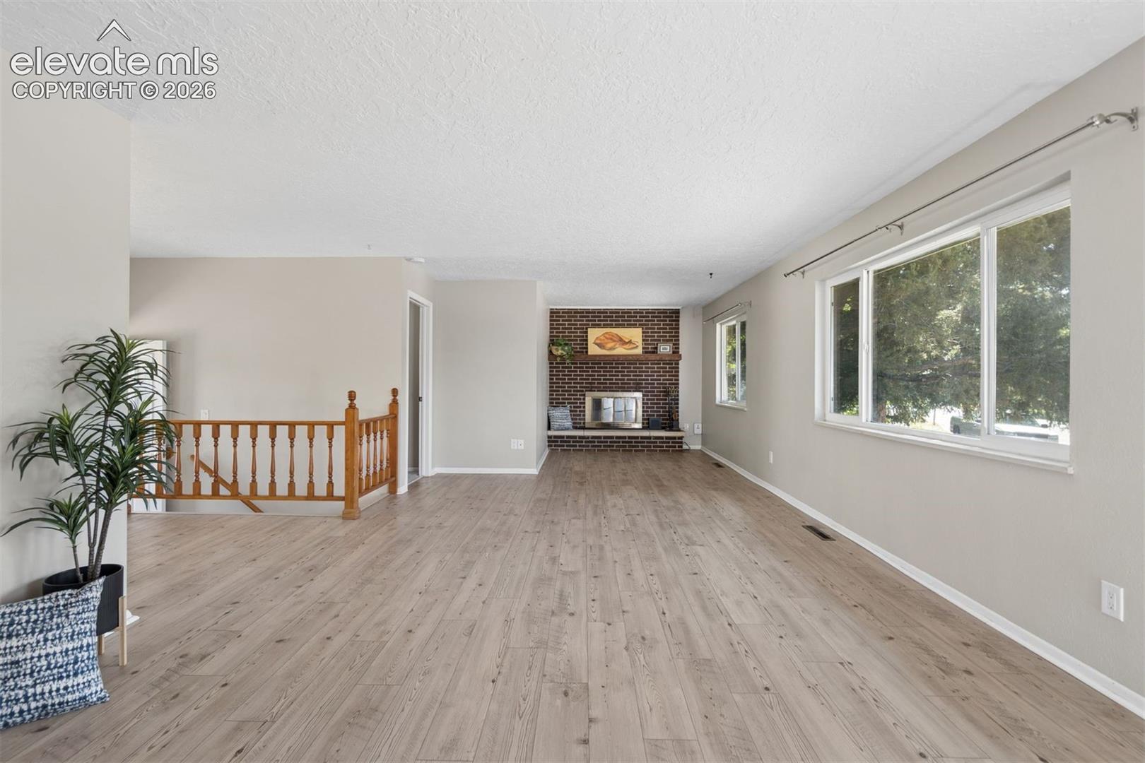 Listing photo 11 for 408 Elmwood Drive