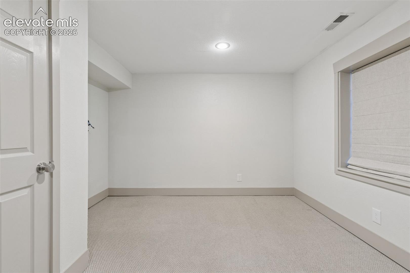 Listing photo 36 for 1622 Lookout Springs Drive