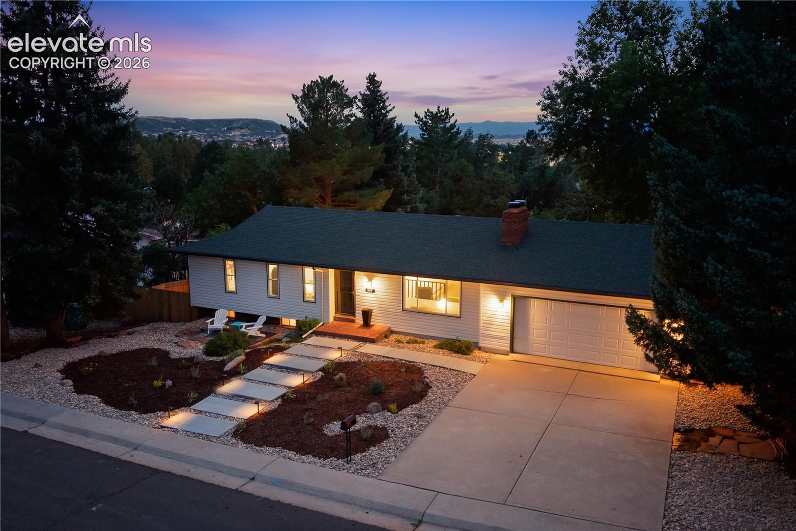 Listing photo 3 for 369 Burgess Drive