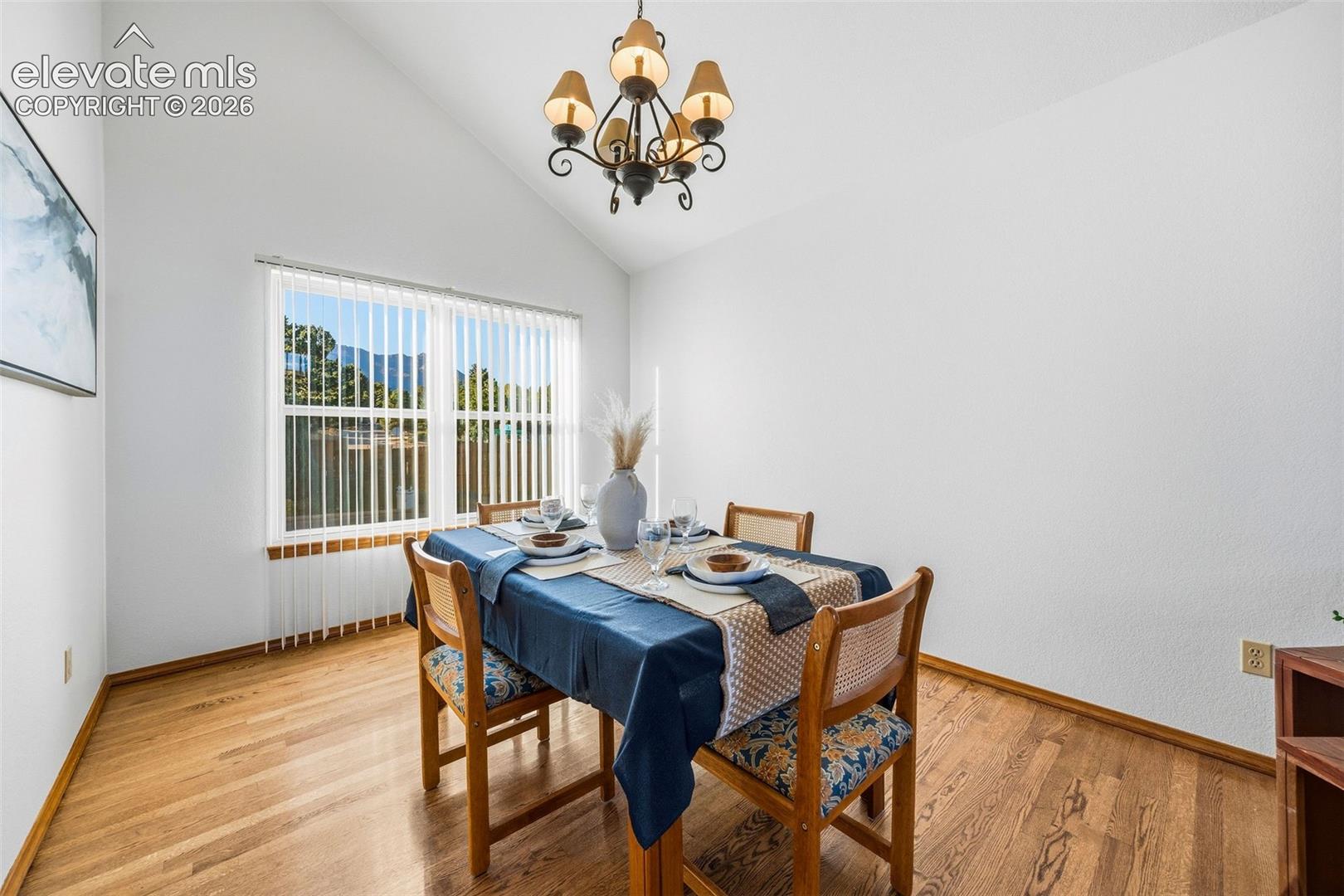 Listing photo 12 for 6120 Moorfield Avenue