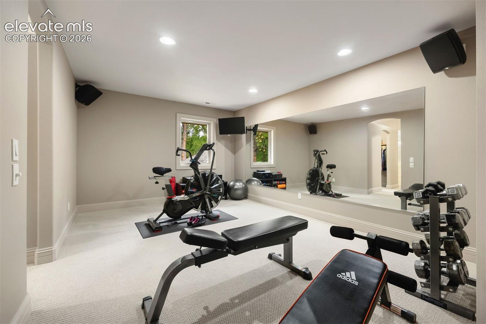 Listing photo 32 for 17507 Colonial Park Drive