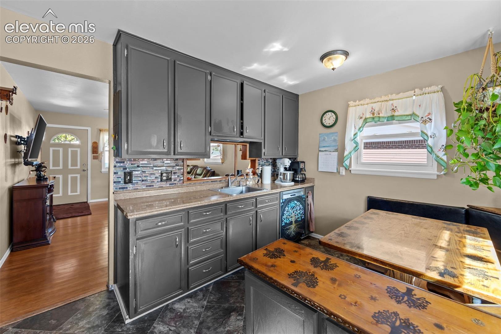 Listing photo 9 for 2227 Saranac Drive