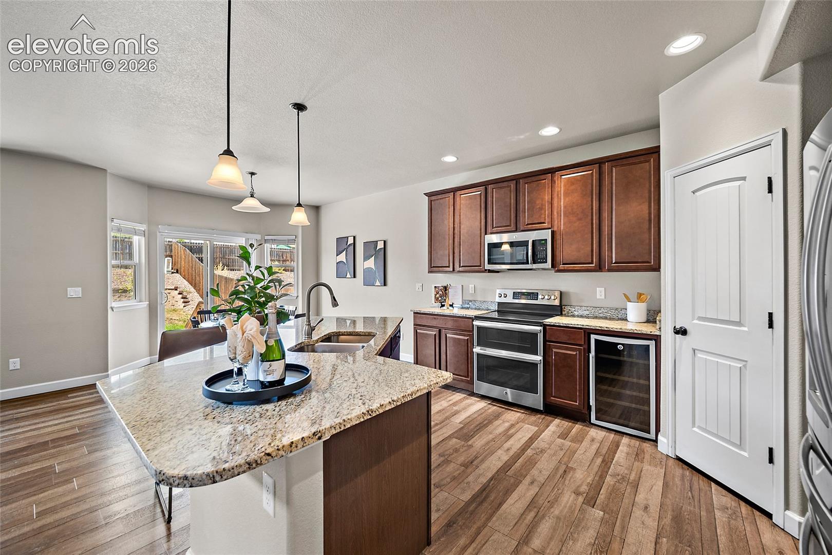 Listing photo 11 for 7246 Dutch Loop