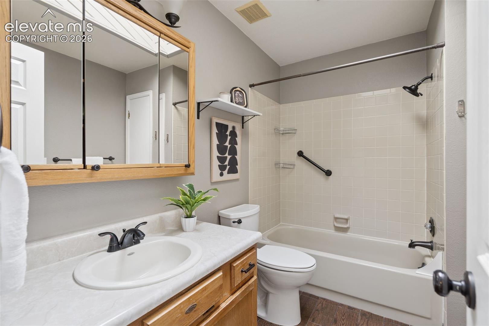 Listing photo 26 for 17950 New London Road