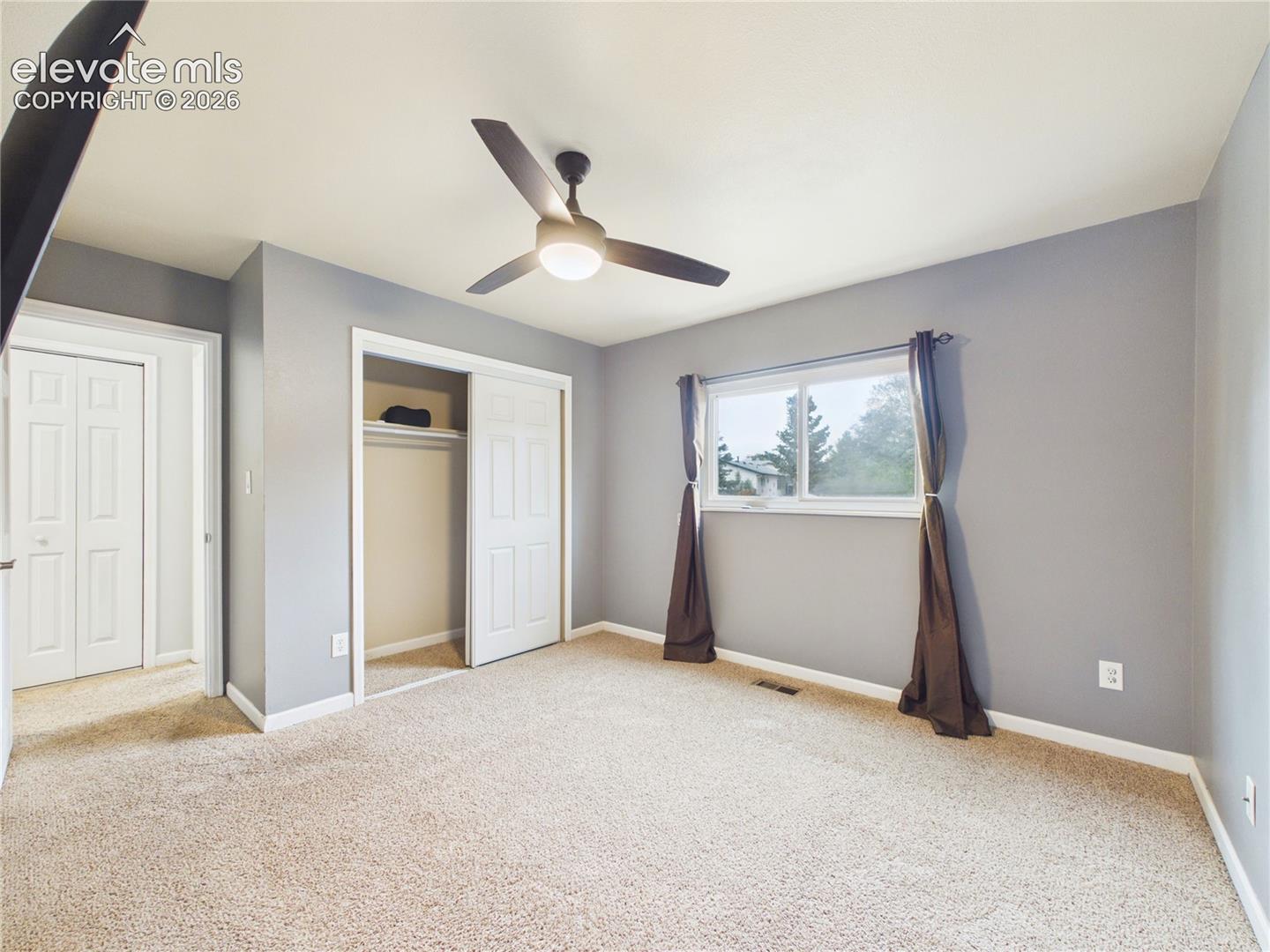 Listing photo 14 for 1945 Mineola Street